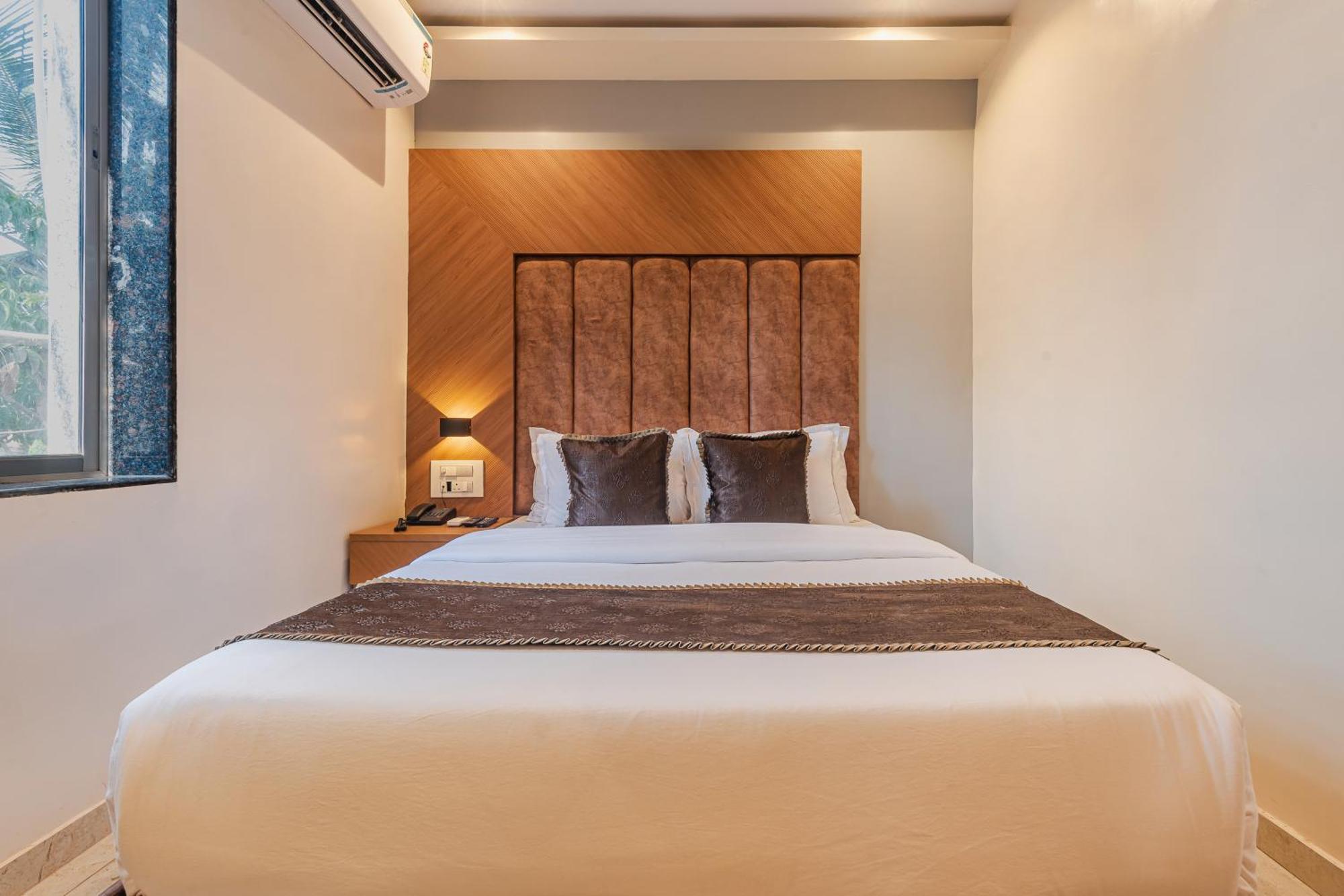 Hotel Silver Park Мумбай Екстериор снимка