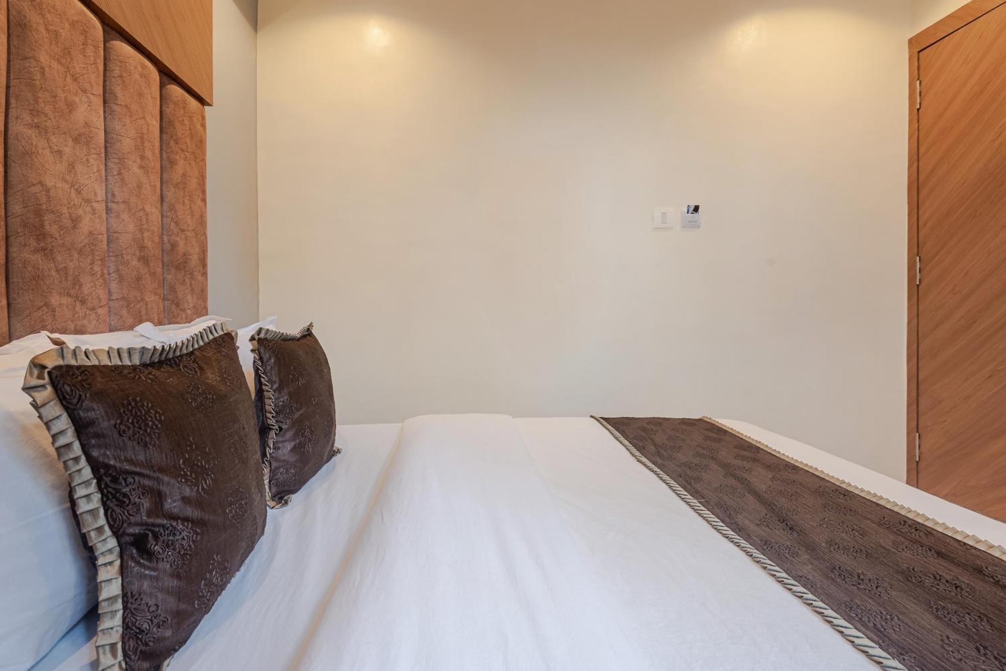 Hotel Silver Park Мумбай Екстериор снимка