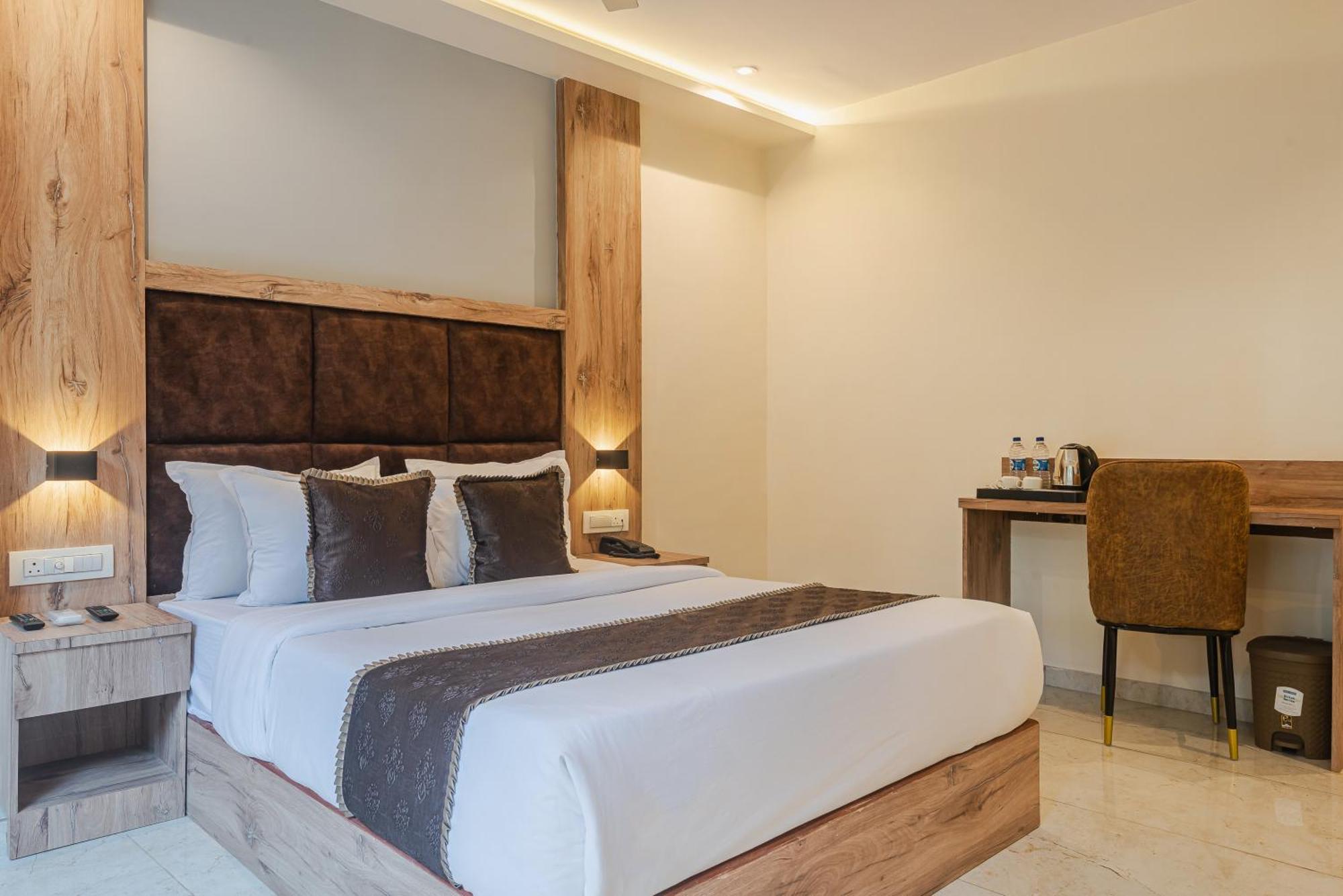 Hotel Silver Park Мумбай Екстериор снимка