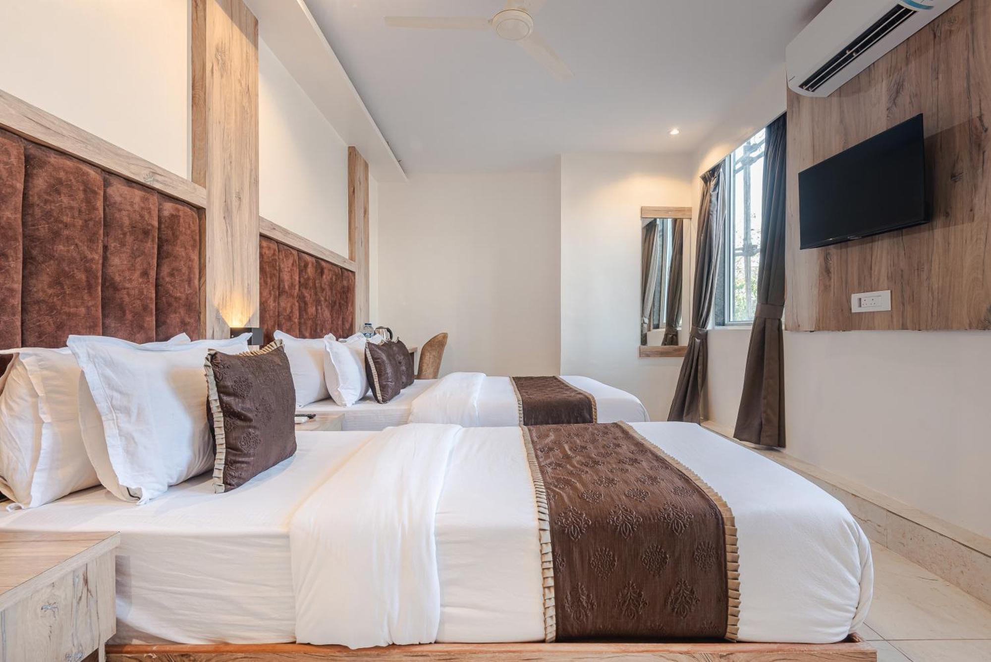Hotel Silver Park Мумбай Екстериор снимка