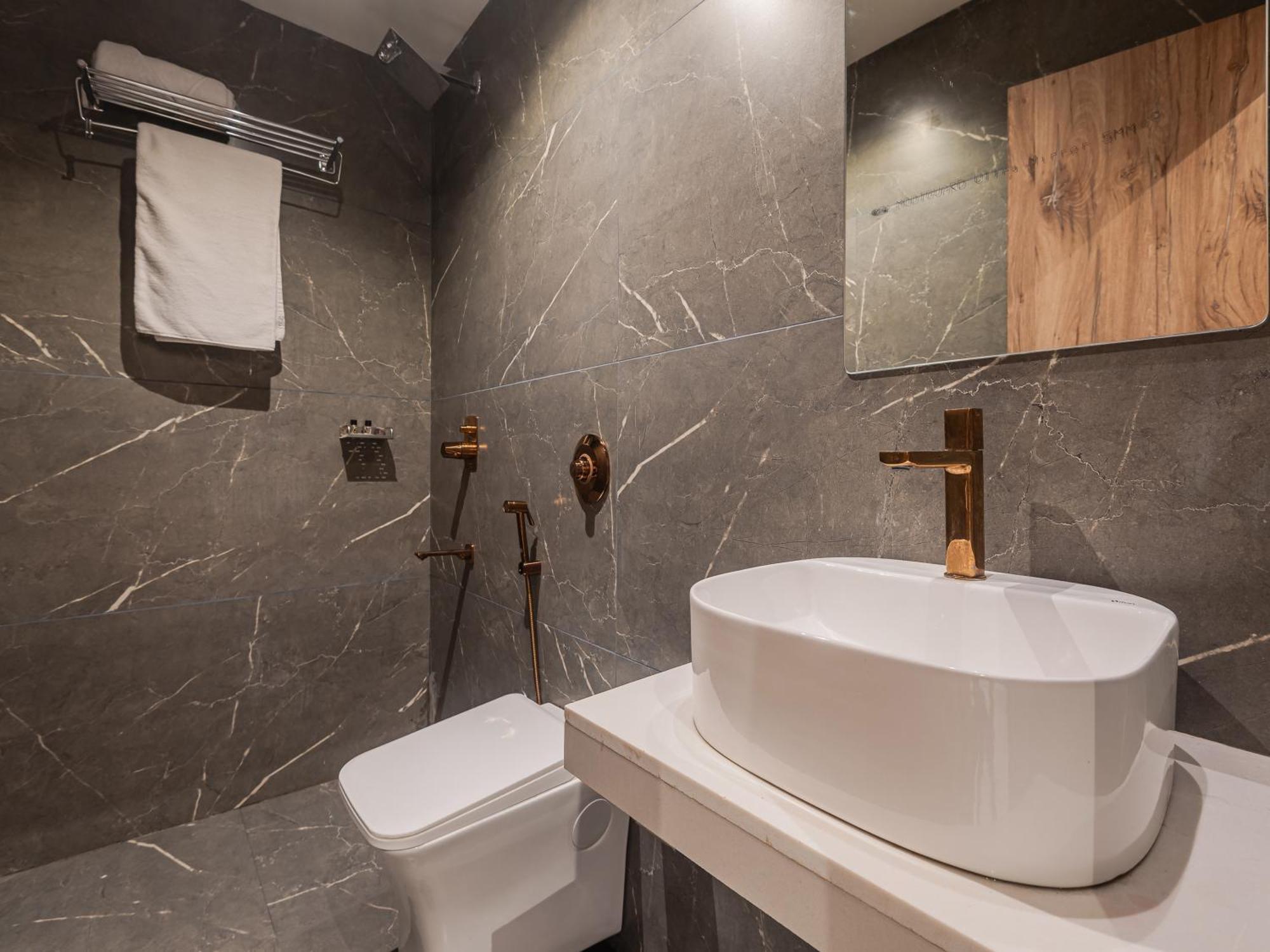 Hotel Silver Park Мумбай Екстериор снимка